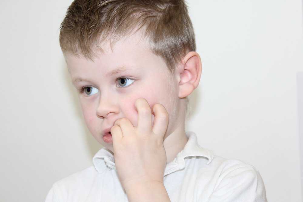 Как отучить ребенка грызть ногти: эффективные советы