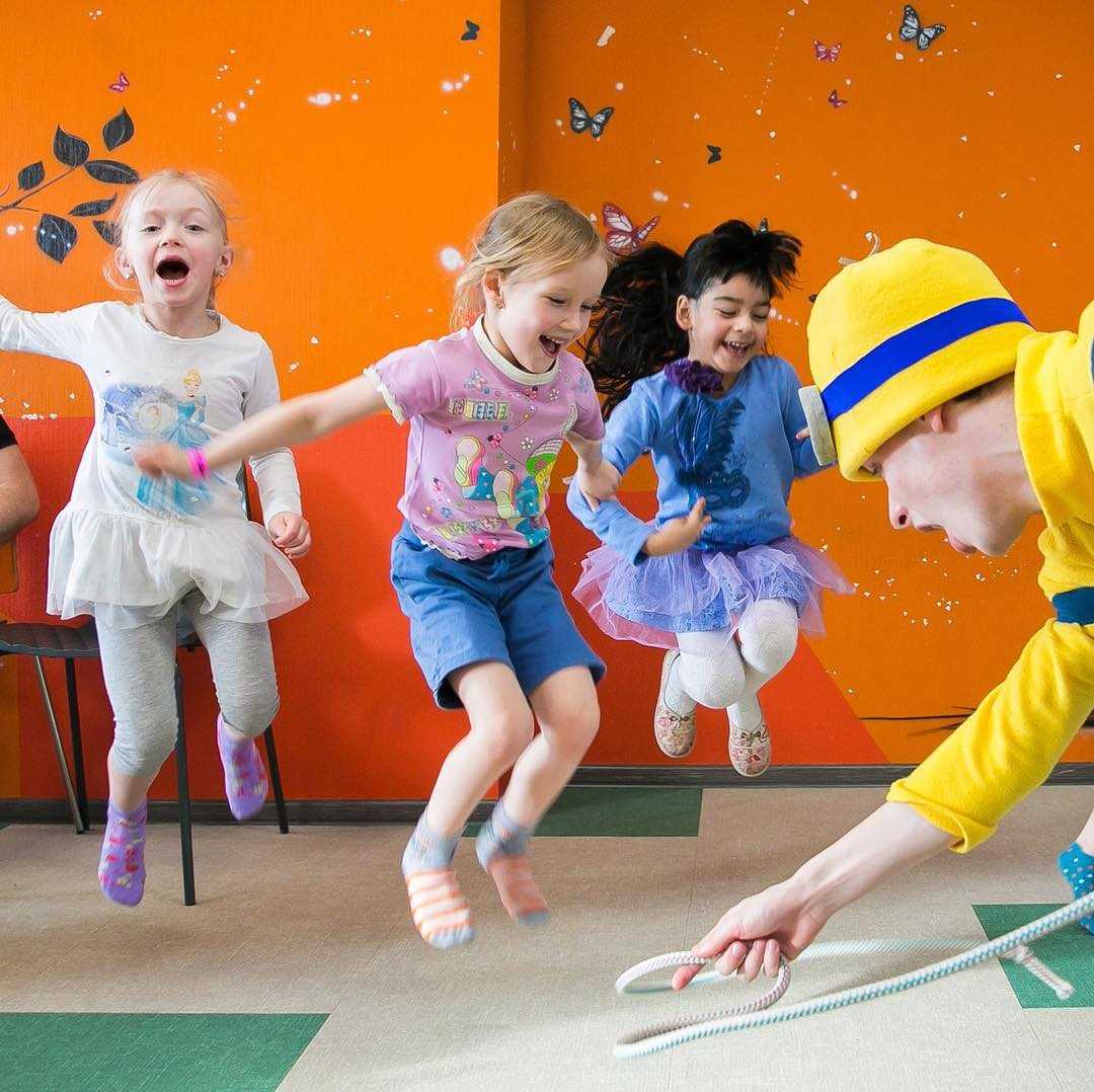 Весёлые игры на праздниках для детей и взрослых