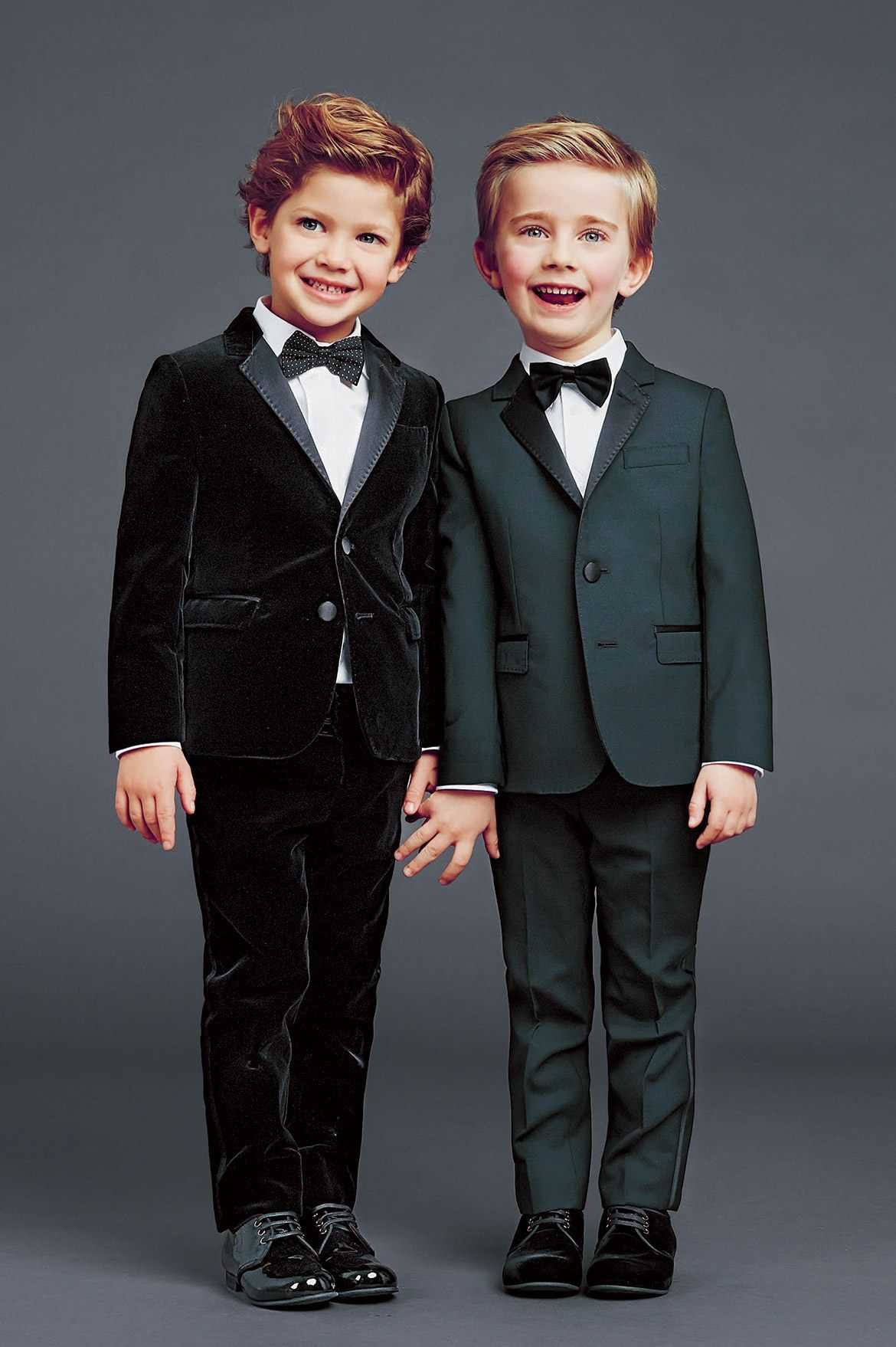 Фото мальчика в костюме. Dolce Gabbana Kids форма Школьная. Школьная форма для мальчиков Дольче Габбана. Стильный костюм для мальчика. Модные школьные костюмы для мальчиков.